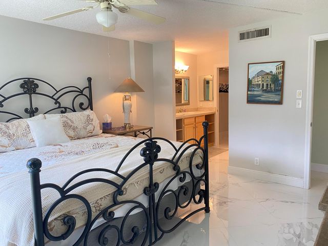2 Royal Palm Way 101, Boca Raton, FL 33432