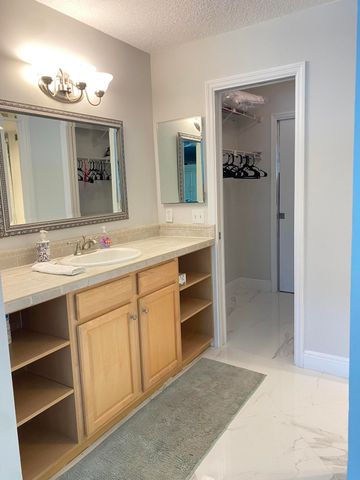 2 Royal Palm Way 101, Boca Raton, FL 33432