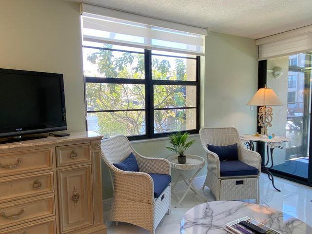 2 Royal Palm Way 101, Boca Raton, FL 33432