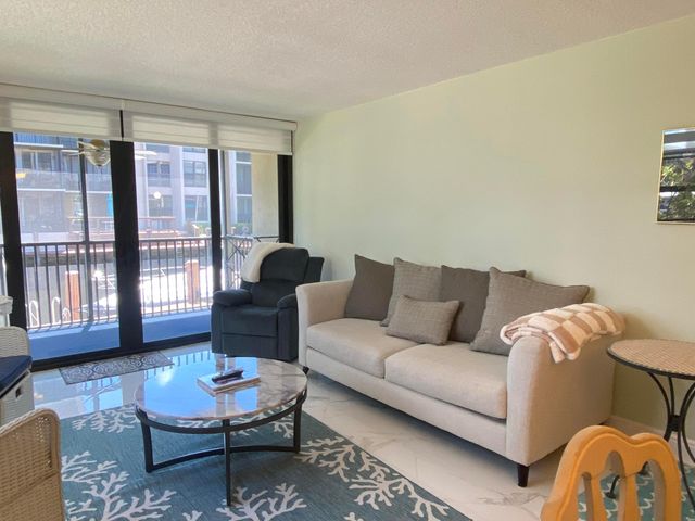 2 Royal Palm Way 101, Boca Raton, FL 33432