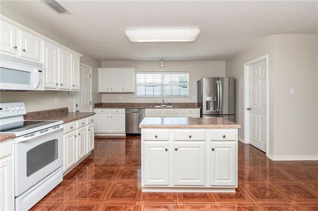 4592 Lake Woods Drive N, Semmes, AL 36575