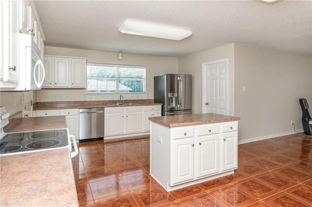 4592 Lake Woods Drive N, Semmes, AL 36575