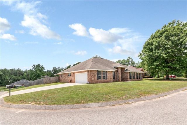 4592 Lake Woods Drive N, Semmes, AL 36575