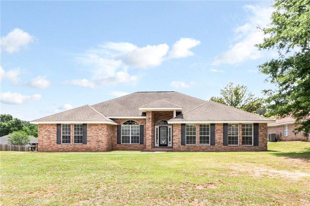 4592 Lake Woods Drive N, Semmes, AL 36575