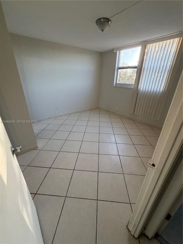 1830 Dixieanna St 406, Hollywood, FL 33020