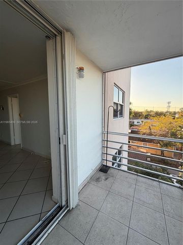 1830 Dixieanna St 406, Hollywood, FL 33020