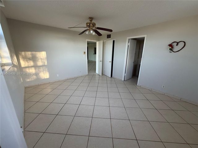 1830 Dixieanna St 406, Hollywood, FL 33020