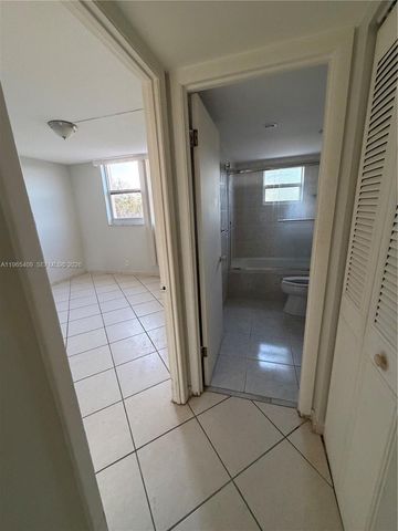 1830 Dixieanna St 406, Hollywood, FL 33020