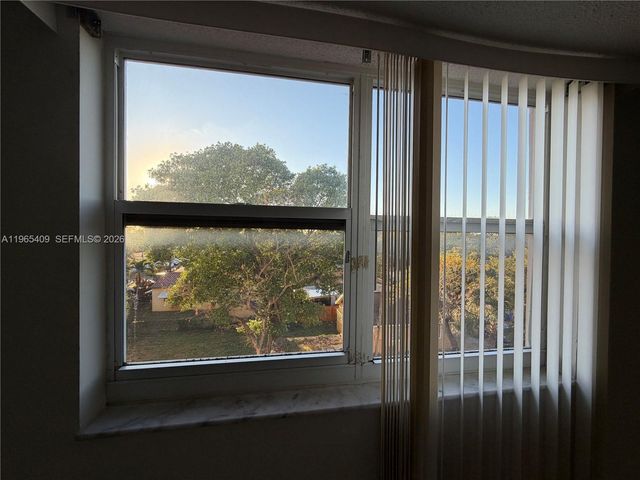 1830 Dixieanna St 406, Hollywood, FL 33020