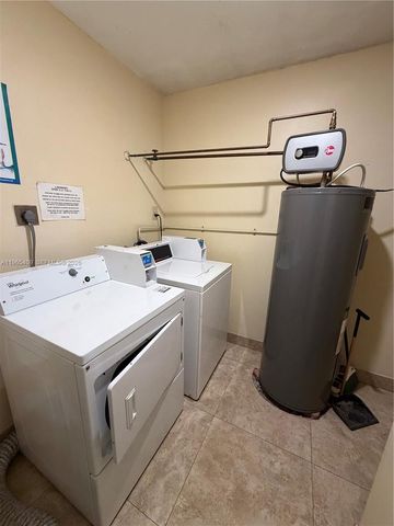 1830 Dixieanna St 406, Hollywood, FL 33020