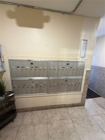 1830 Dixieanna St 406, Hollywood, FL 33020