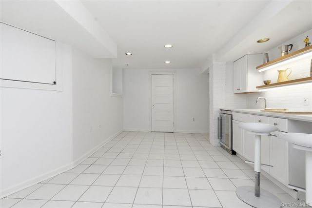 82 Quinby Avenue, White Plains, NY 10606