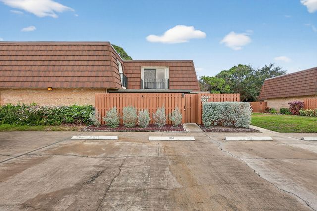 5612 SE Riverboat Drive 104, Stuart, FL 34997