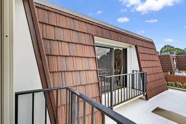 5612 SE Riverboat Drive 104, Stuart, FL 34997