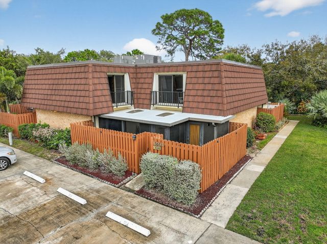 5612 SE Riverboat Drive 104, Stuart, FL 34997