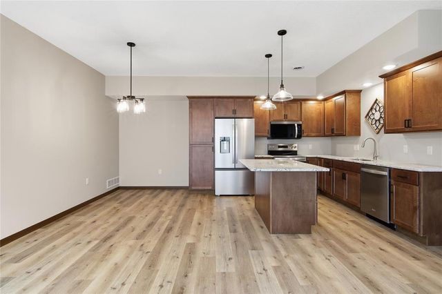 1323 Carpenter Avenue, Eau Claire, WI 54703