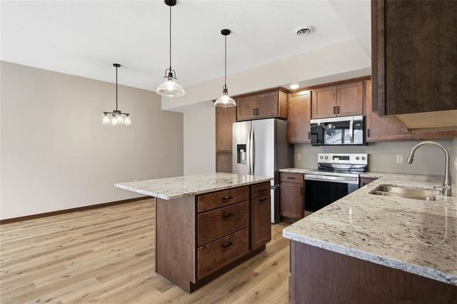 1323 Carpenter Avenue, Eau Claire, WI 54703