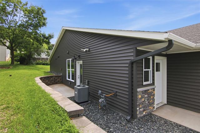 1323 Carpenter Avenue, Eau Claire, WI 54703