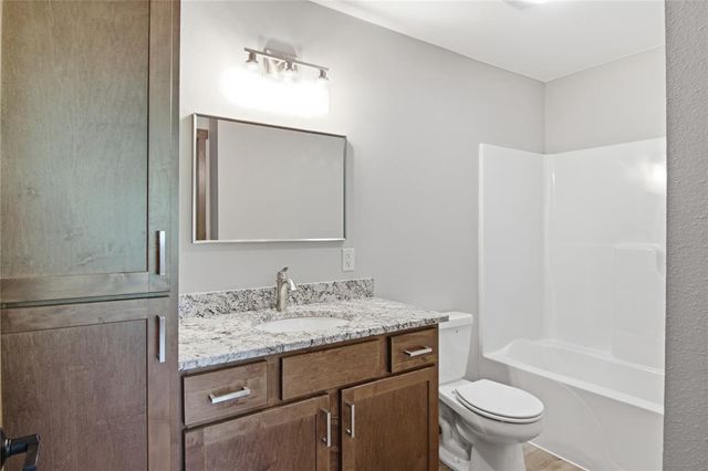 1323 Carpenter Avenue, Eau Claire, WI 54703