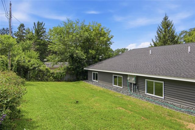 1323 Carpenter Avenue, Eau Claire, WI 54703