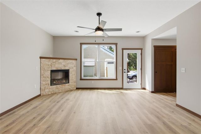 1323 Carpenter Avenue, Eau Claire, WI 54703