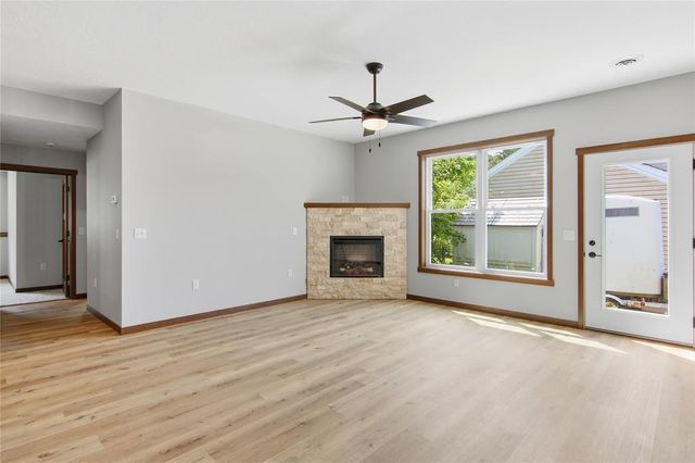 1323 Carpenter Avenue, Eau Claire, WI 54703