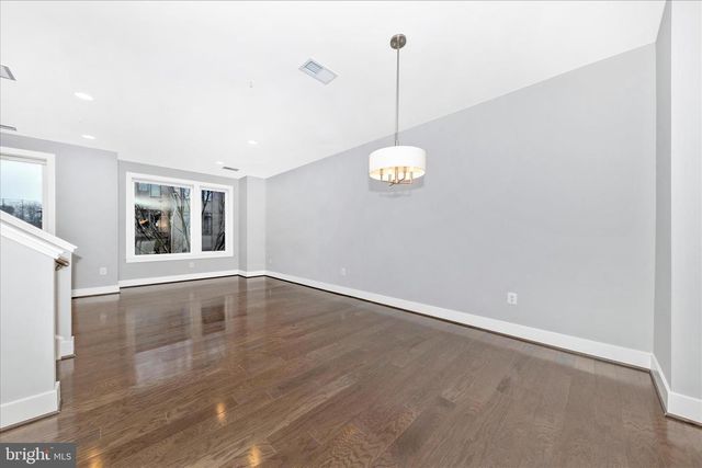 8074 FLATBUSH ST, Rockville, MD 20855