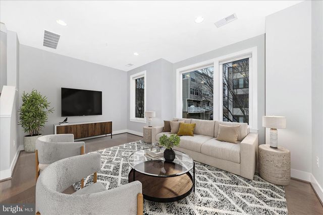 8074 FLATBUSH ST, Rockville, MD 20855