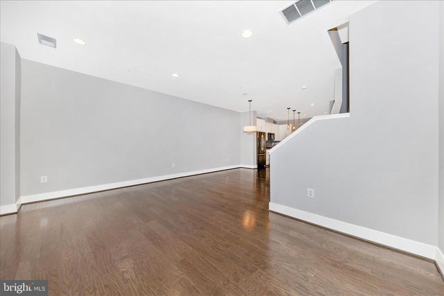 8074 FLATBUSH ST, Rockville, MD 20855