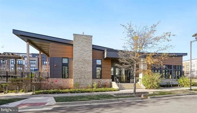 8074 FLATBUSH ST, Rockville, MD 20855