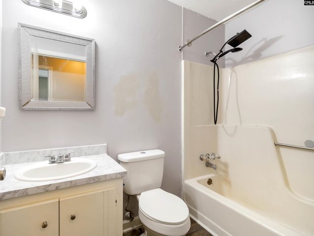 221 Farringdon Court, Lexington, SC 29073