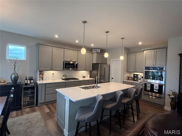 7424 Snowy Owl Court, Affton, MO 63123