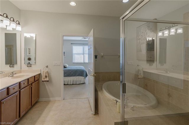 9631 Spanish Moss WAY # 3933, Bonita Springs, FL 34135