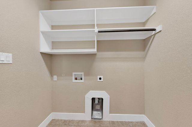 37 Pleasant Valley, Sanger, TX 76266