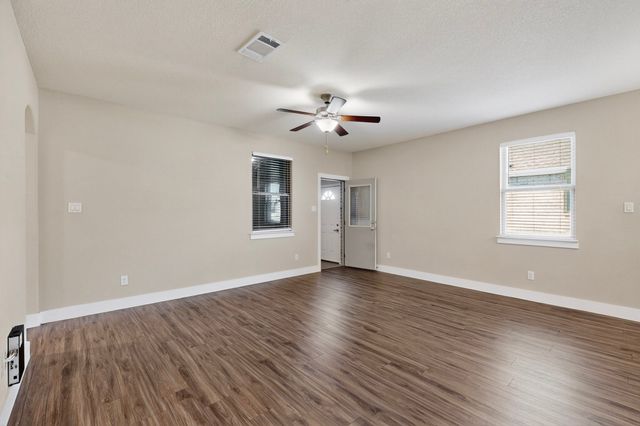 37 Pleasant Valley, Sanger, TX 76266