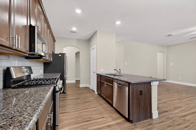 37 Pleasant Valley, Sanger, TX 76266