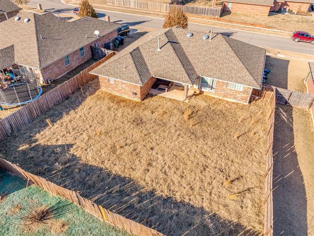 9920 Fairfax Terrace, Yukon, OK 73099