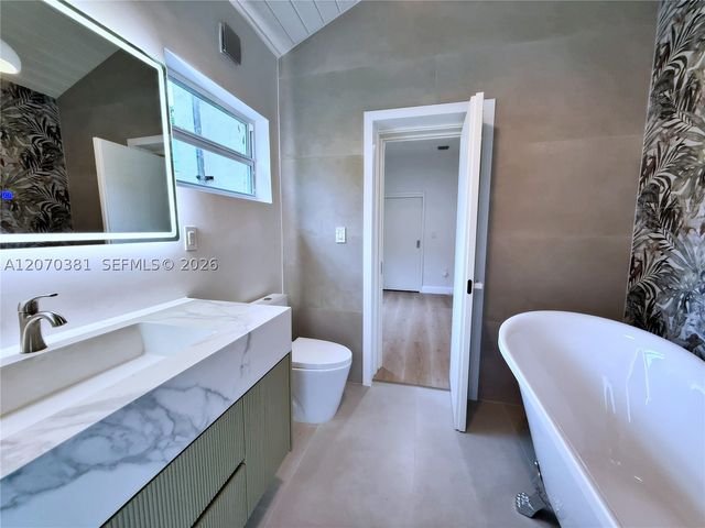 775 NE 76th St, Miami, FL 33138