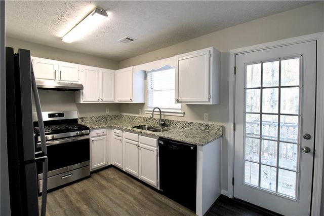 2363 Mills Bend, Decatur, GA 30034