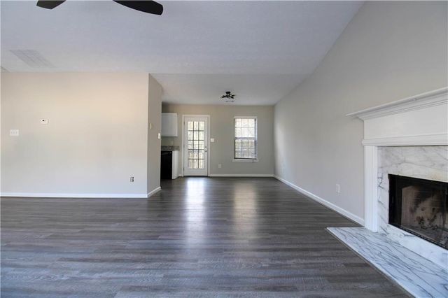 2363 Mills Bend, Decatur, GA 30034