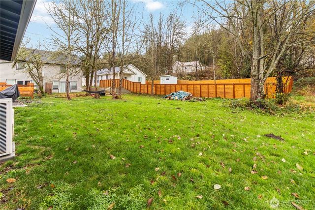 810 SE 1ST Street, Winlock, WA 98596