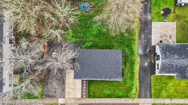 810 SE 1ST Street, Winlock, WA 98596