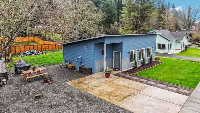 810 SE 1ST Street, Winlock, WA 98596