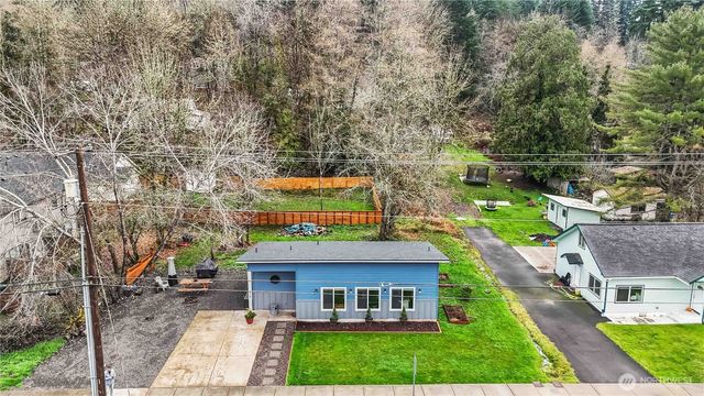 810 SE 1ST Street, Winlock, WA 98596