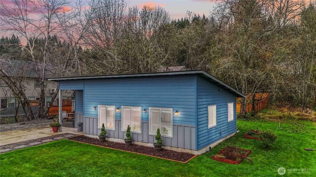 810 SE 1ST Street, Winlock, WA 98596