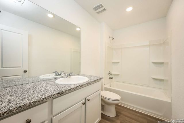 10415 McClintock, Converse, TX 78109