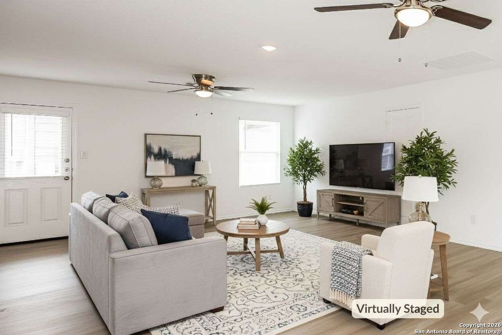 10415 McClintock, Converse, TX 78109