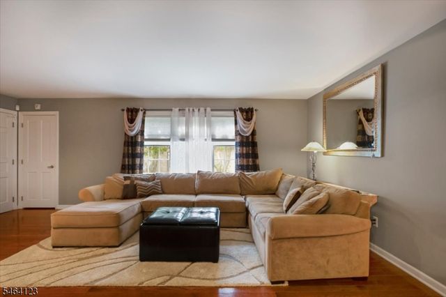 62 Falls Bridge Dr 62, Totowa Boro, NJ 07512