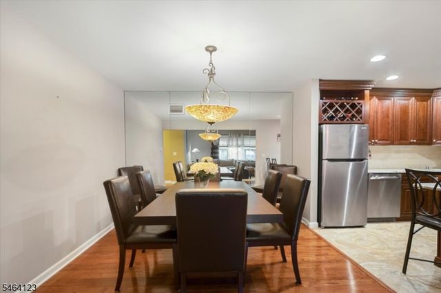 62 Falls Bridge Dr 62, Totowa Boro, NJ 07512
