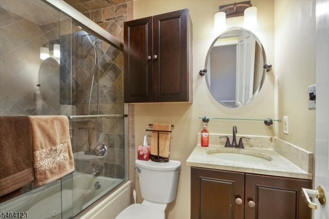 62 Falls Bridge Dr 62, Totowa Boro, NJ 07512